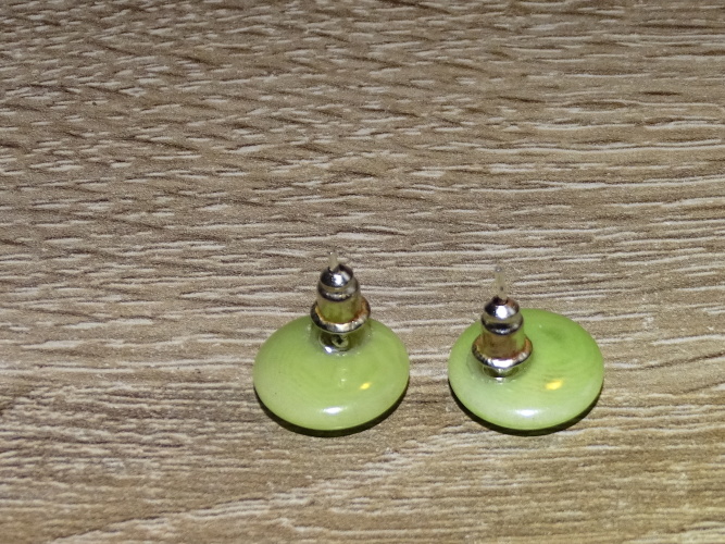 Náušnice tagua (malé, zapichovací, tmavě zelené)