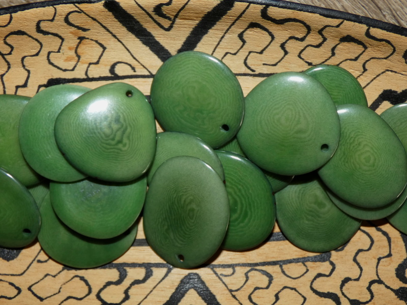 Tagua - plátek (střední, zelený)