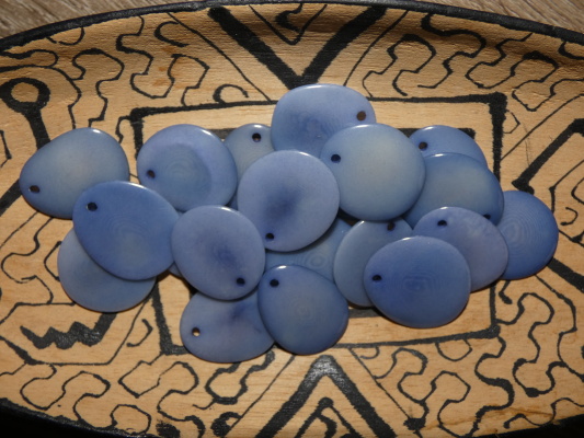 Tagua - plátek (mini, světle modrý)