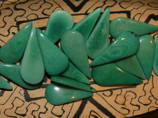 Tagua slzička (skrz, aqua)