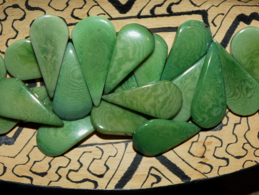 Tagua slzička (skrz, zelená)