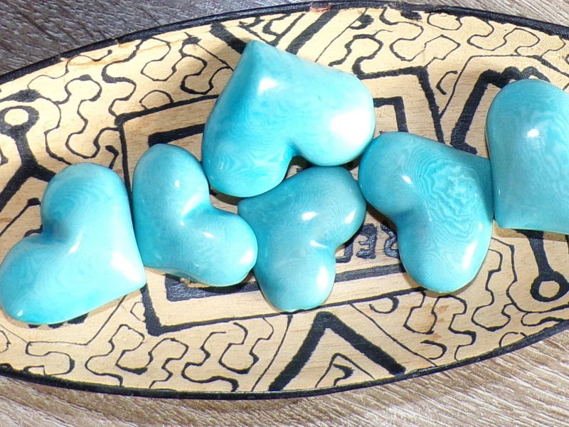 Tagua srdíčko (buclaté, bledě modré, skrz)