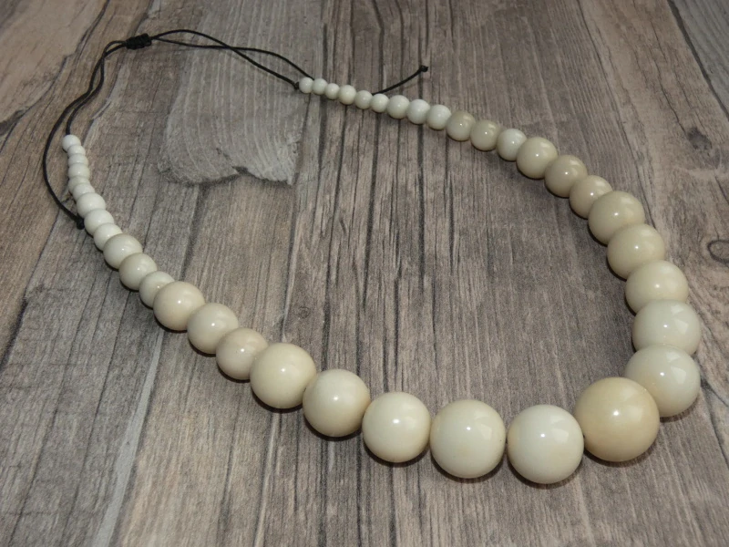 Náhrdelník (perličky tagua III)