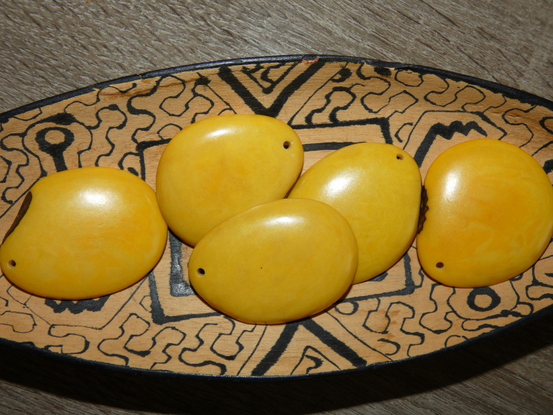 Tagua - placka (bez kresby, žlutá)