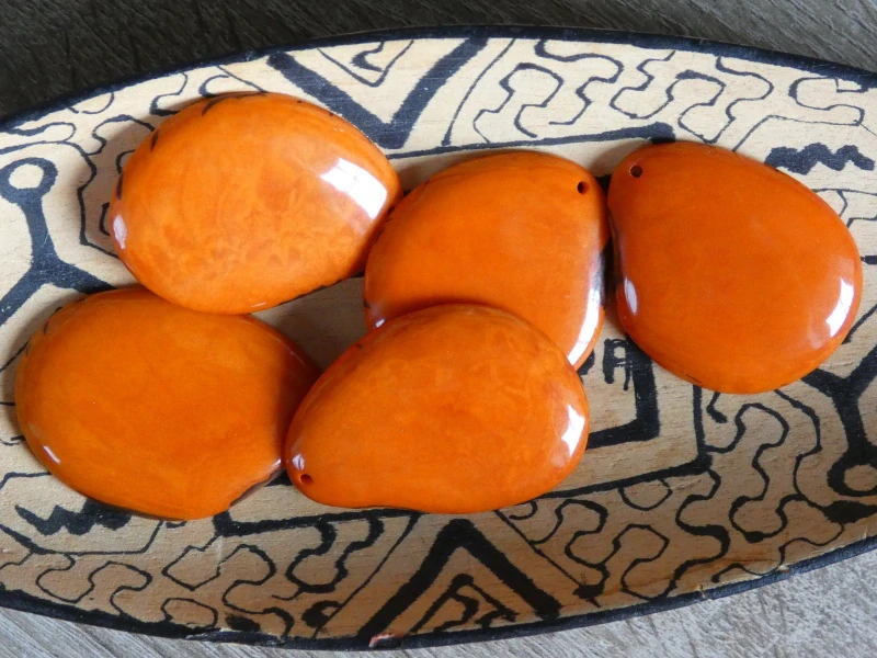 Tagua - placka (bez kresby, oranžová)