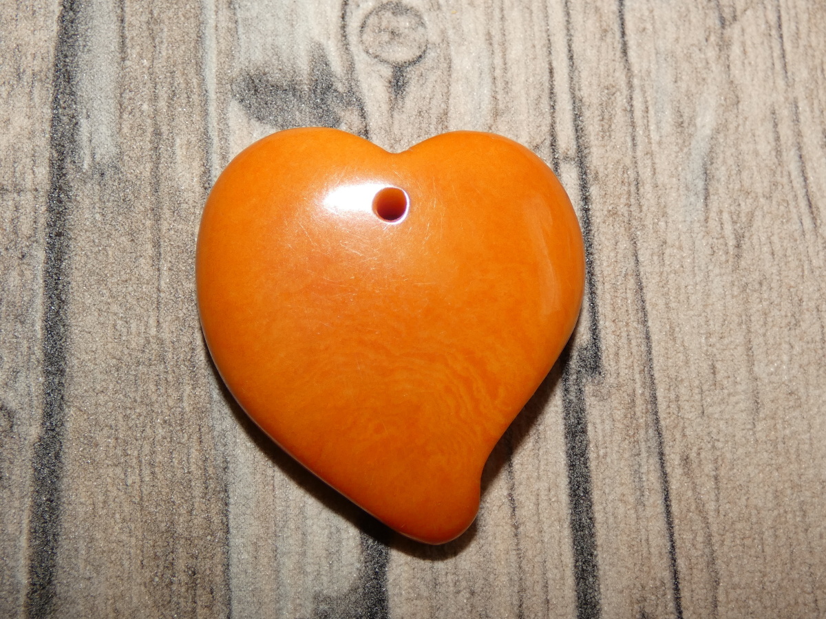 Tagua - srdíčko (střední, oranžové I)