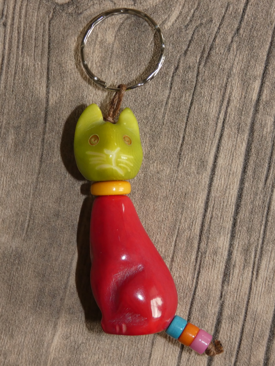 Přívěsek na klíče (tagua, kočička)