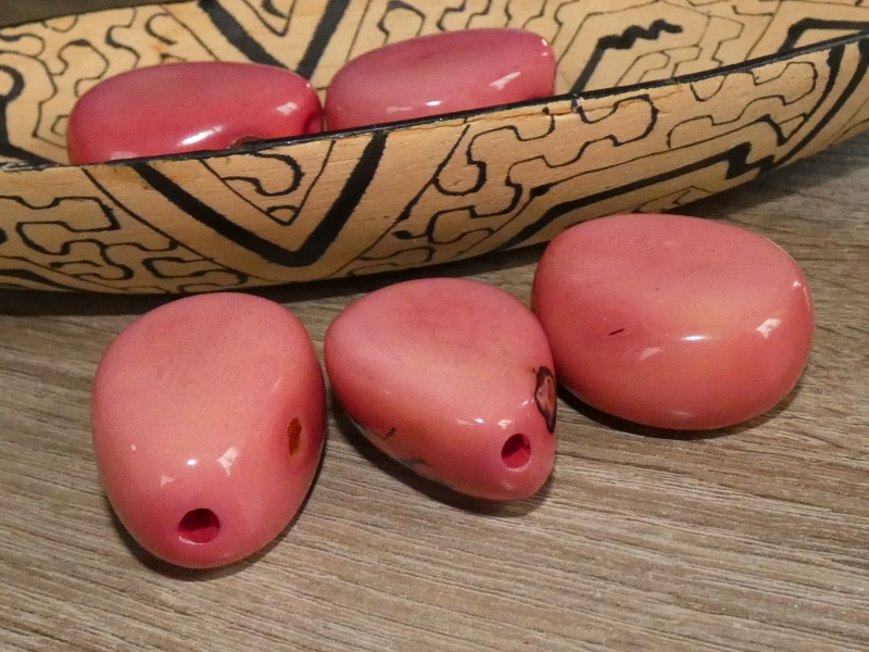 Tagua - oblázek (podélný, světle růžový)