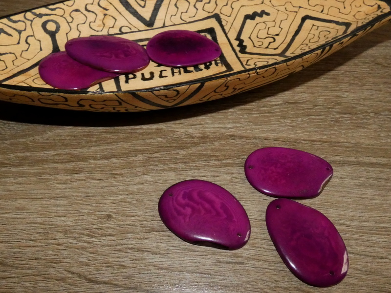 Tagua - plátek (dvě dírky, fialový)