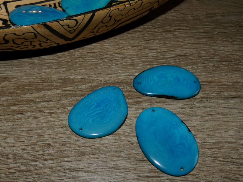 Tagua - plátek (dvě dírky, tyrkysový)