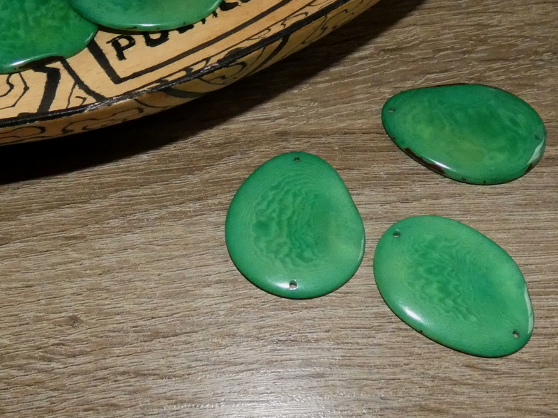 Tagua - plátek (dvě dírky, aqua)