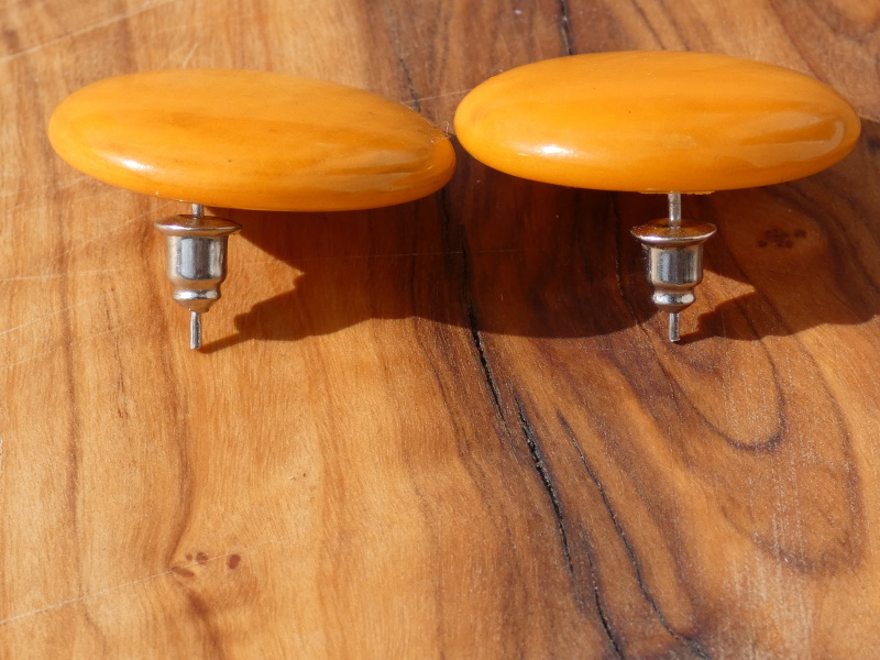 Náušnice tagua (zapichovací, světle oranžové)