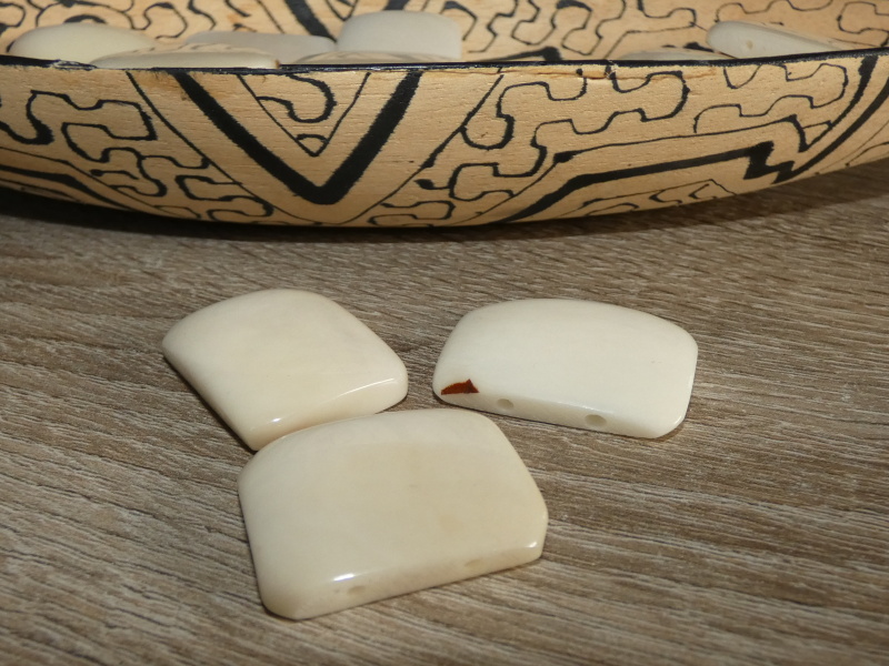 Tagua obdélník (přírodní, 2 dírky, bez kresby)