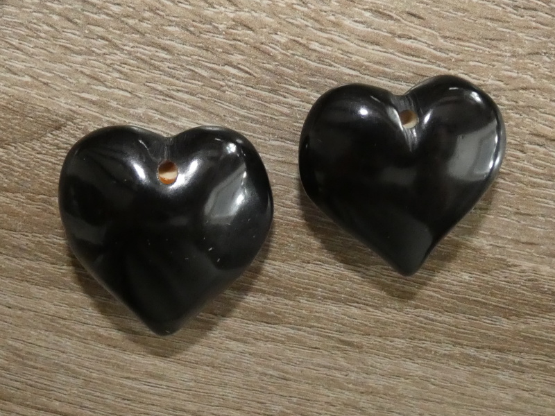 Tagua srdíčko (buclaté, černé)