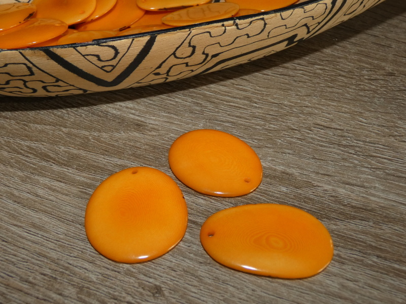 Tagua - plátek (střední, světle oranžový)
