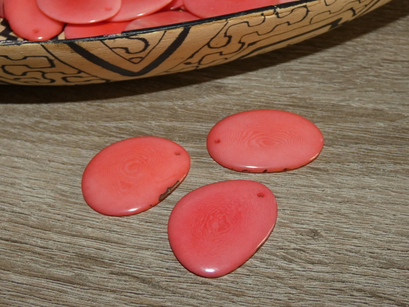 Tagua - plátek (střední, lososový)