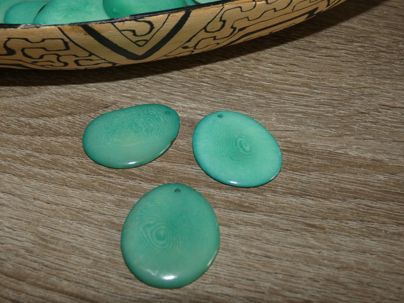 Tagua - plátek (střední, aqua)