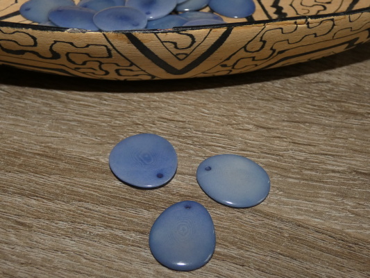 Tagua - plátek (mini, světle modrý)