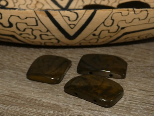 Tagua obdélník (olivový, 2 dírky, bez kresby)