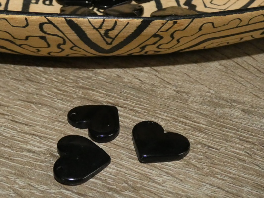Tagua - srdíčko (malinké, černé)