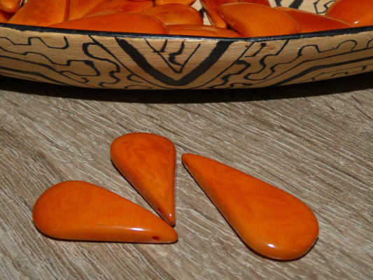 Tagua slzička (skrz, oranžová)