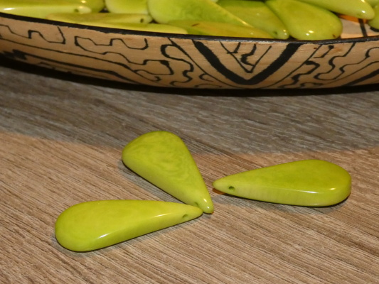 Tagua slzička (skrz, světle zelená)