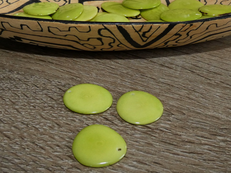 Tagua - plátek (mini, světle zelený)