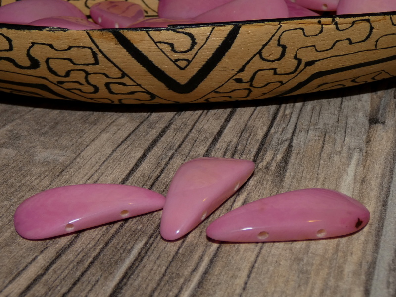 Tagua slza (dvě dírky, světle růžová)