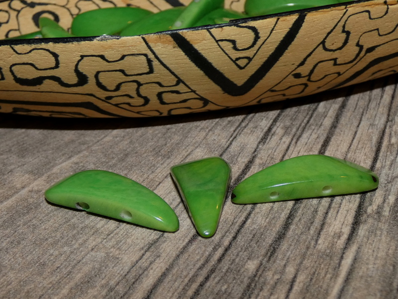 Tagua slza (dvě dírky, světle zelená)