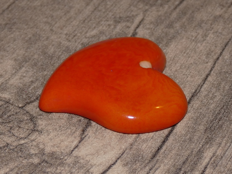 Tagua - srdíčko (designové, oranžové)