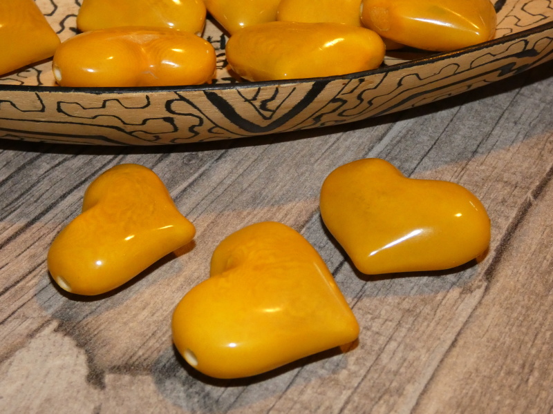 Tagua srdíčko (buclaté, žluté, skrz)