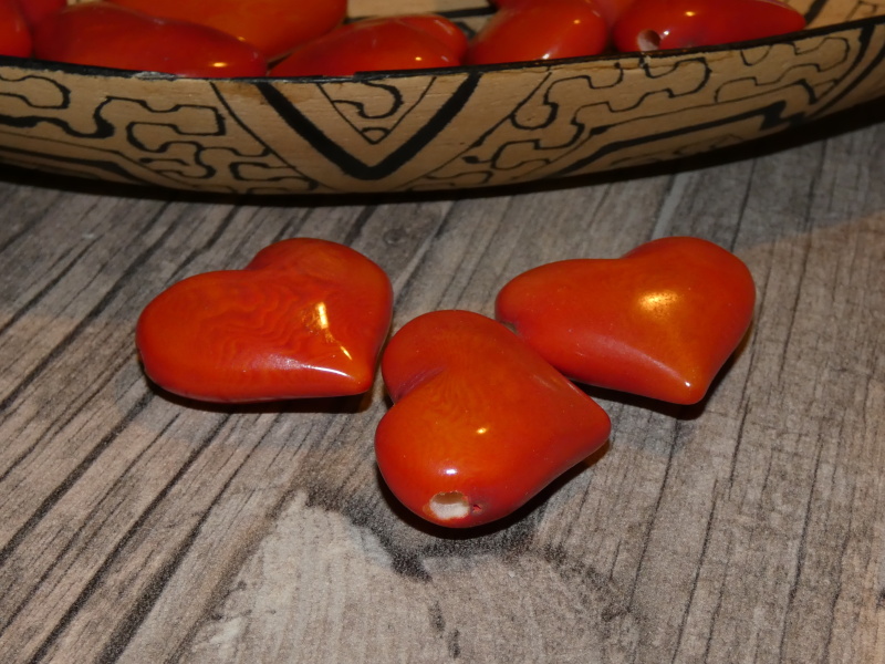 Tagua srdíčko (buclaté, oranžové, skrz)