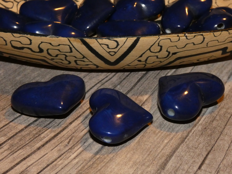 Tagua srdíčko (buclaté, modré, skrz)