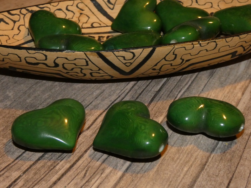 Tagua srdíčko (buclaté, zelené, skrz)