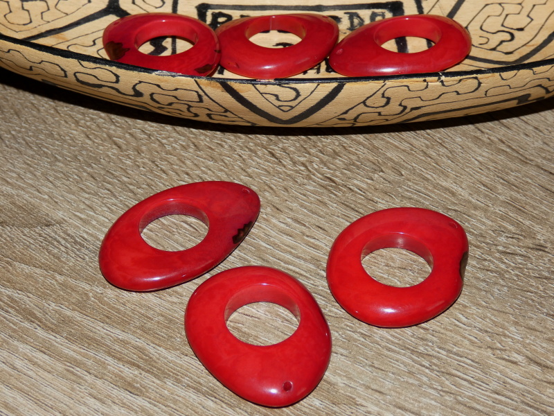 Tagua - donut (tmavě červený)