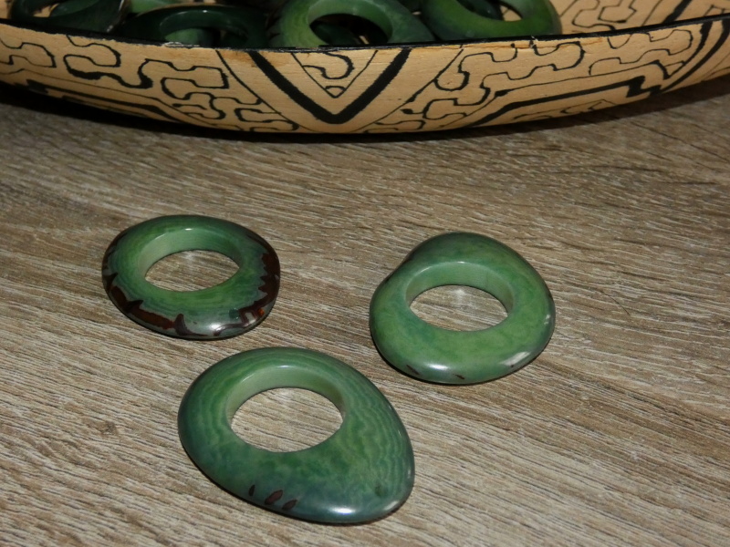 Tagua - donut (tmavě zelený)