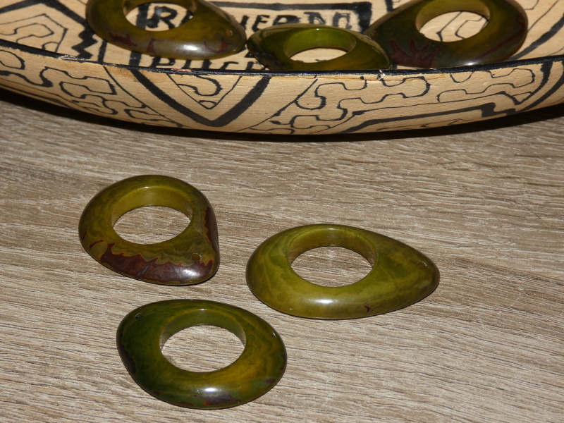 Tagua - donut (olivový)