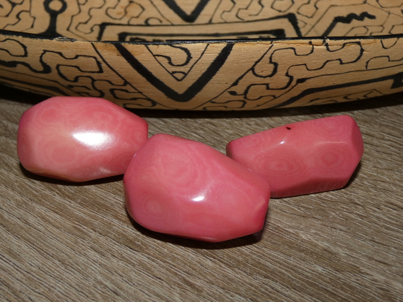 Tagua - drahokam (světle růžový)