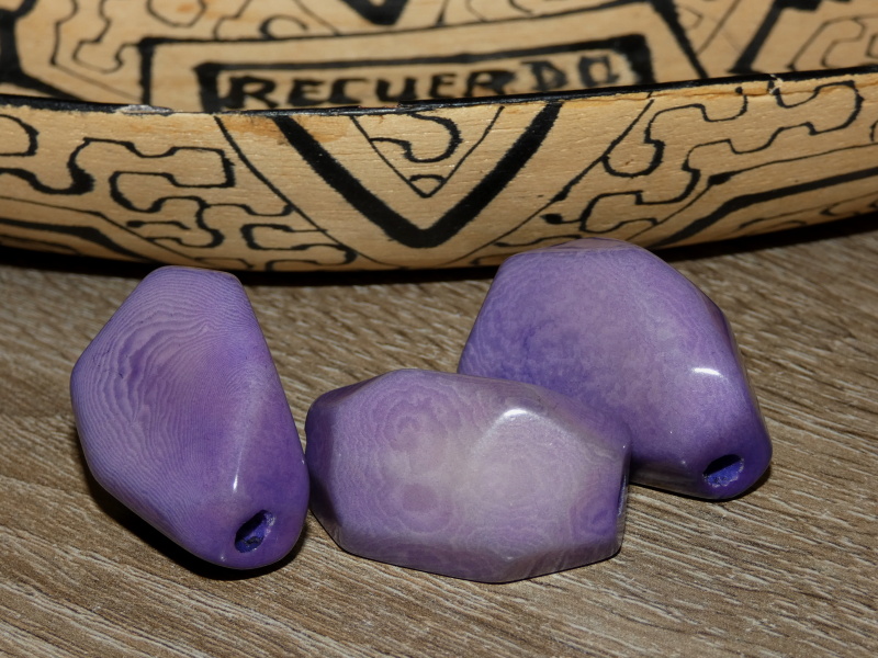 Tagua - drahokam (světle fialový)