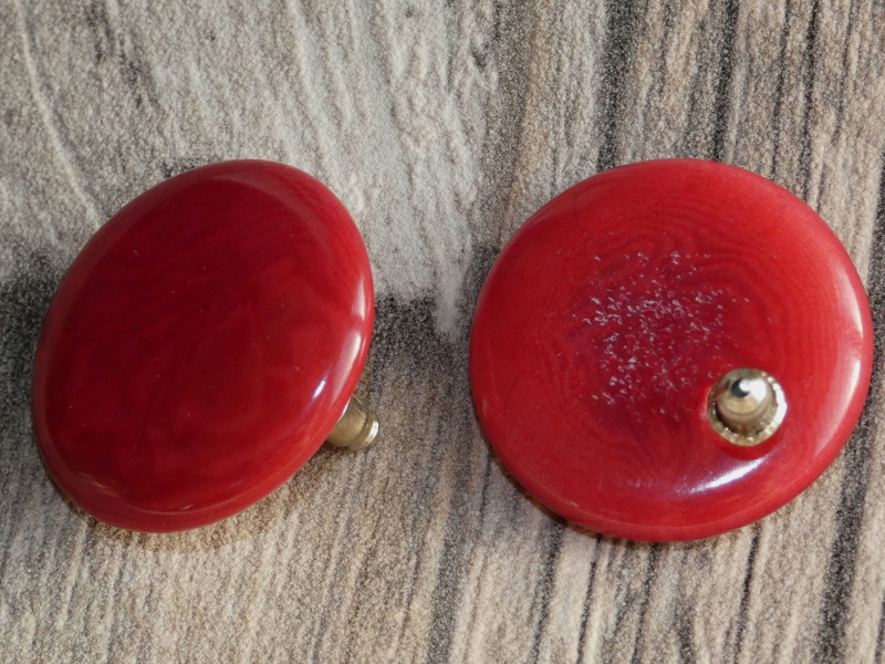 Náušnice tagua (zapichovací, tmavě červené)