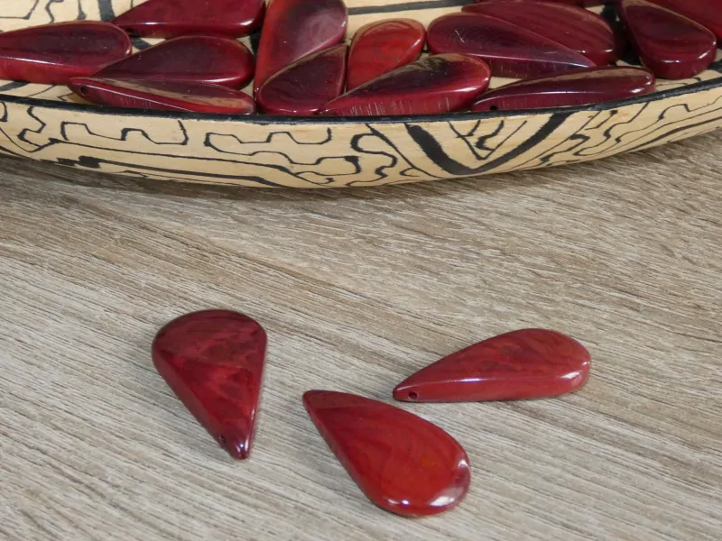 Tagua slzička (skrz, vínová)