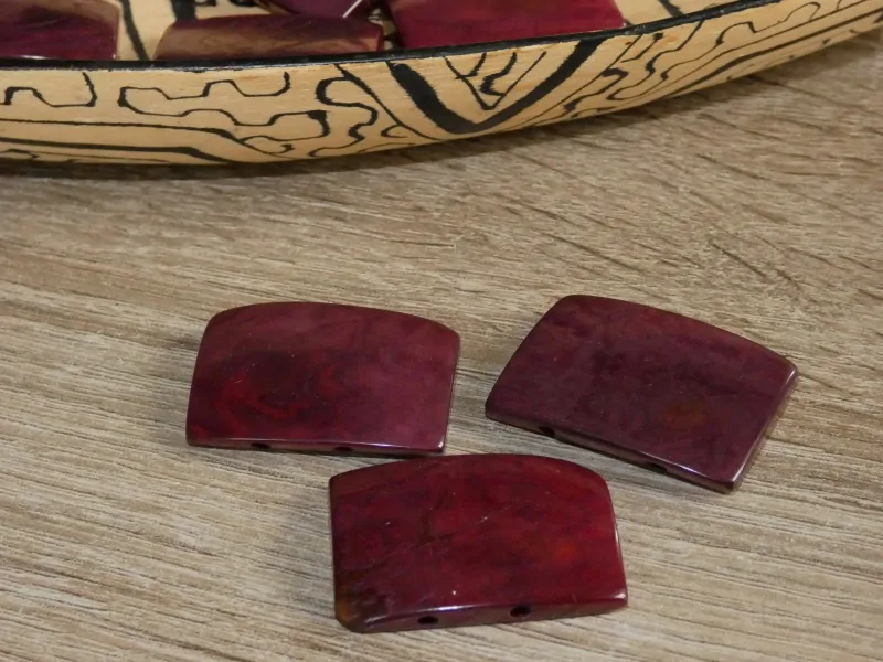 Tagua obdélník (vínový, 2 dírky, bez kresby)