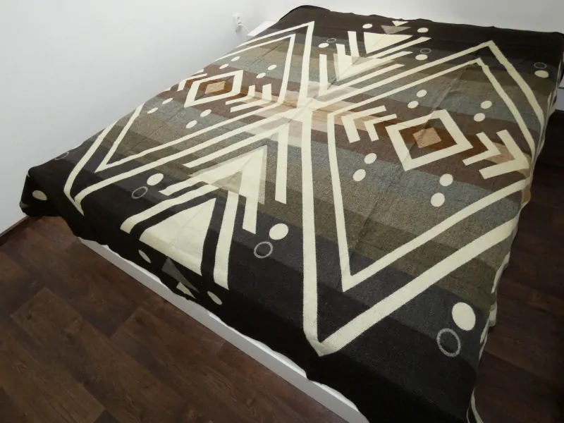 Deka Ekvádor I (lamí vlna, kosočtverce I)