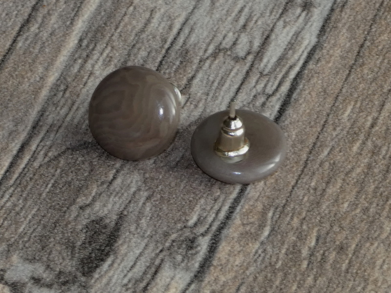 Náušnice tagua (malé, zapichovací, šedé)