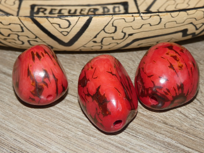 Tagua - maxikorálek (červený - kresba)
