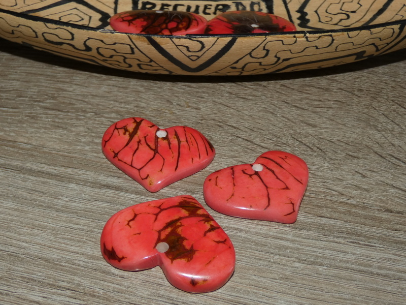 Tagua - srdíčko (placaté, lososové)