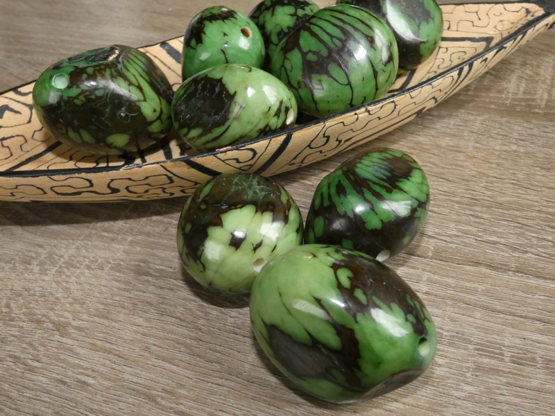 Tagua - maxikorálek (zelený - kresba)