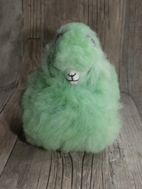 Dekorační lama z lamí vlny (střední) III