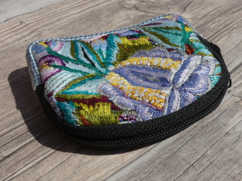 Taštička/peněženka (vyšívaná, malá)