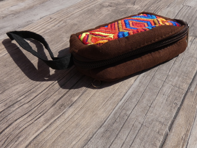 Peněženka (vyšívaná)